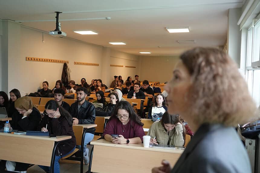 YÖK’ün Yeni Eğitim Modeli: Kocaeli Sağlık ve Teknoloji Üniversitesi'nde Daha Az Ders Daha Çok Proje!