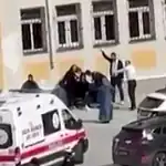 Esenyurt'ta 2 Arkadaşını Bıçaklayan Öğrenciye "Suçu ve Suçluyu Övme" Davası Açıldı