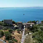 İzmit Körfezi kıyısındaki Eskihisar Kalesi ve Eskihisar Mahallesi'nin havadan görünümü, Gebze Kocaeli