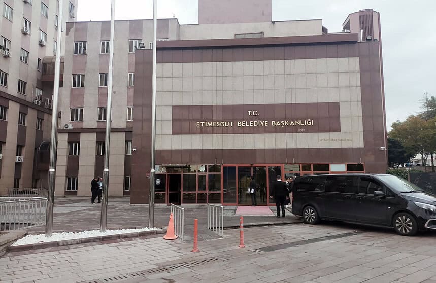 Etimesgut Belediyesi’nde İkinci Dalga Operasyonu: Başkan Yardımcıları Dahil 25 Gözaltı!