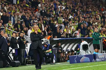 Fenerbahçe’de Taraftar Ayaklandı: Tribünler İsmail Kartal’a "İstifa" Tezahüratları Yaptı