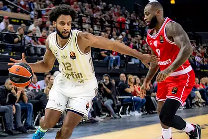 Fenerbahçe'den Yunanistan'da Muhteşem Geri Dönüş! Son Şampiyonu Deplasmanda Devirdi