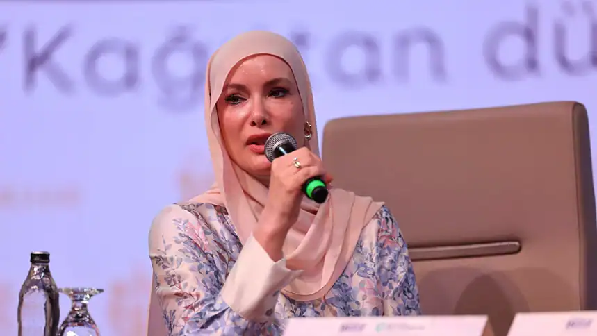 Gamze Özçelik Kocaeli Kitap Fuarı'nda İyilik Yolculuğunu Anlattı