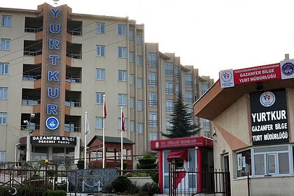 Karamürsel KOÜ Yurdunda Taciz İddiasıyla Öğrenciler Ayaklandı: Şüpheli Polise Teslim Edildi!
