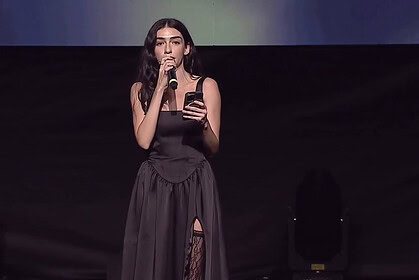 Hazar Ergüçlü’nün Madenci Konuşması Geceye Damga Vurdu: "Aldığım Nefesten Utanıyorum"