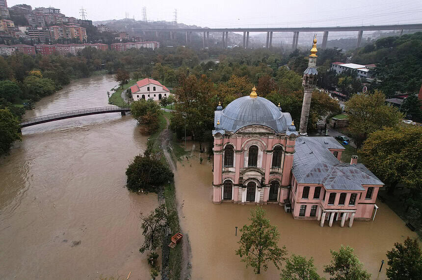 İstanbul'daki Selden Etkilenen Esnafa 80 Milyon Liralık Nakdi Destek Paket Açıklandı!