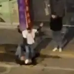 İzmit'te Yerdeki Kişinin Yüzüne Bastı: Dehşet Anları Kamerada