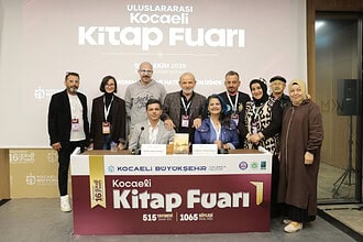 Kocaeli Kitap Fuarı Kültürün Kalbi Olmaya Devam Ediyor: Süleyman Paşa Salonu'nda İlham Veren Söyleşiler!