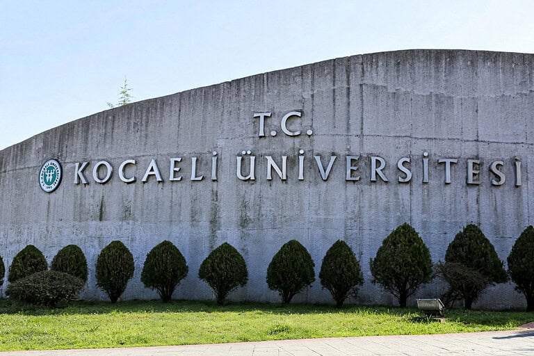 Kocaeli Üniversitesi Yemek Bursu Başvuruları Başladı: 2026-2027 Dönemi Başvuru Ekranı Açıldı!