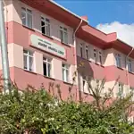 Küçükçekmece'de Lise Öğrencisi Sınıf Grubuna Pompalı Tüfek Videosu Attı