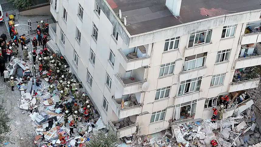 Maltepe'de Çöken Binada 4 Katın Yıkımına 35 Yıl Önce Karar Verilmiş