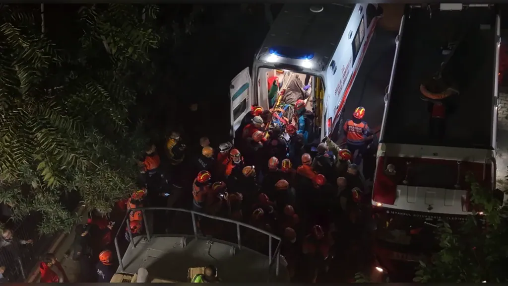 Maltepe'de Çöken Binada 60 Yaşındaki Hüseyin Özkurt'un Cansız Bedenine Ulaşıldı