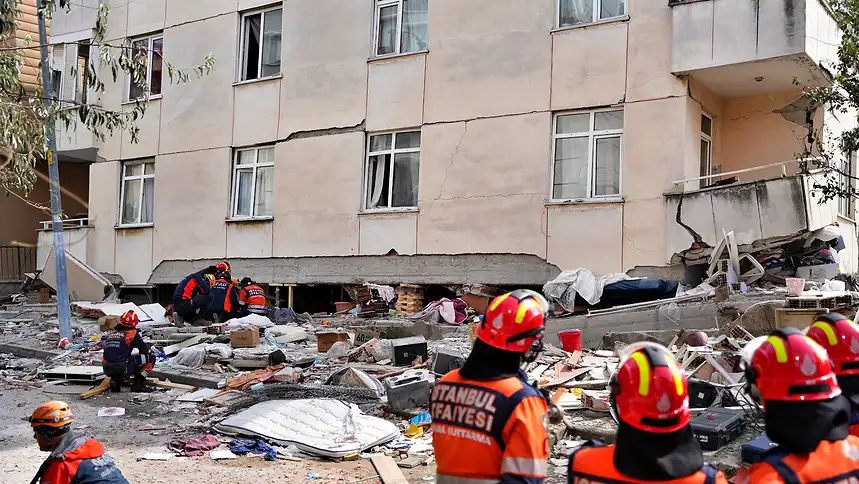 Maltepe'de Çöken Binada Ölen 2 Kişinin Kimliği Belli Oldu