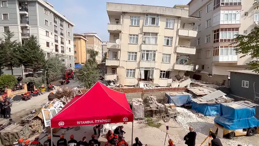 Maltepe'de Çöken Binada Ölen İki Kişiden Biri Ev Sahibi, Biri Kiracı Çıktı