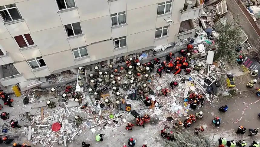 Maltepe'deki Bina Çökmesine İlişkin Soruşturma Açıldı: 3 Savcı Görevlendirildi
