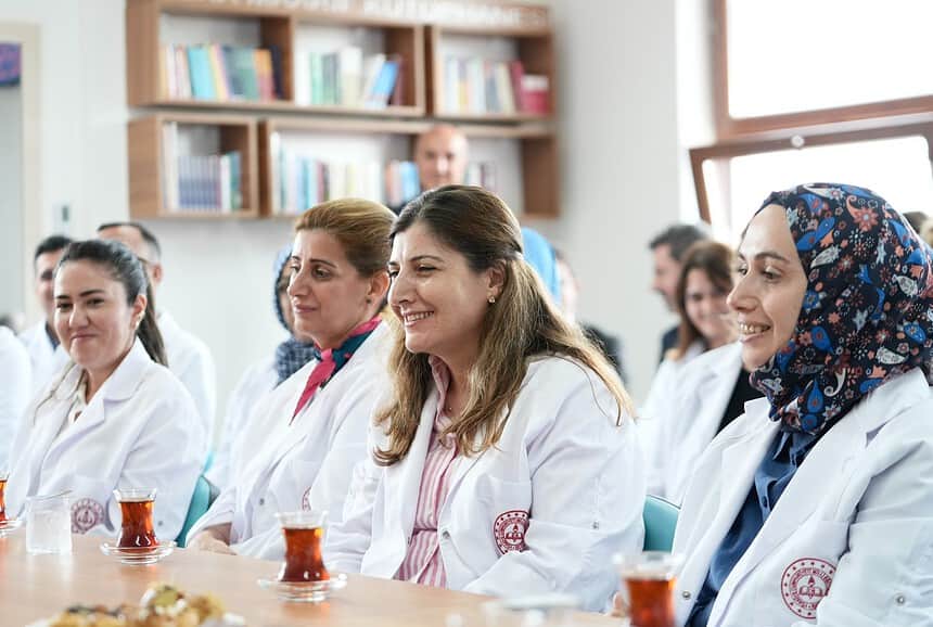 Kocaeli’de 24 Kasım Öğretmenler Günü Heyecanı: MEB’den 81 İl Valiliğine Genelge Gönderildi!