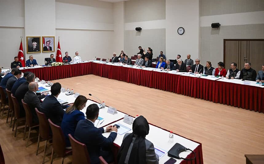 Kocaeli'de Okul Ve Çevresi Güvenlik Tedbirleri Toplantısı Vali Aktaş Başkanlığında Yapıldı!