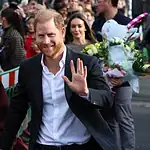 Prens Harry ve Meghan 6 Yıl Sonra İngiltere'ye Döndü: Nottingham'da Coşkulu Karşılama