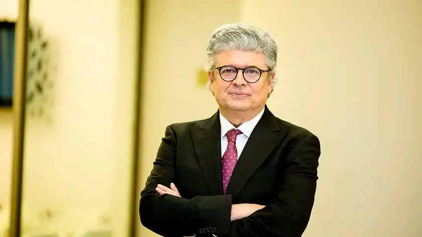 Prof. Dr. Faruk Buyru Uyardı: Sosyal Medyadaki Tüp Bebek Paylaşımları Çiftlerde Yanlış Umut Oluşturuyor