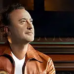 Şarkıcı Nev 57 Yaşında Hayatını Kaybetti