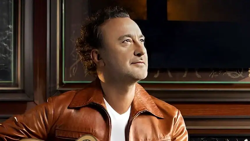 Şarkıcı Nev 57 Yaşında Hayatını Kaybetti