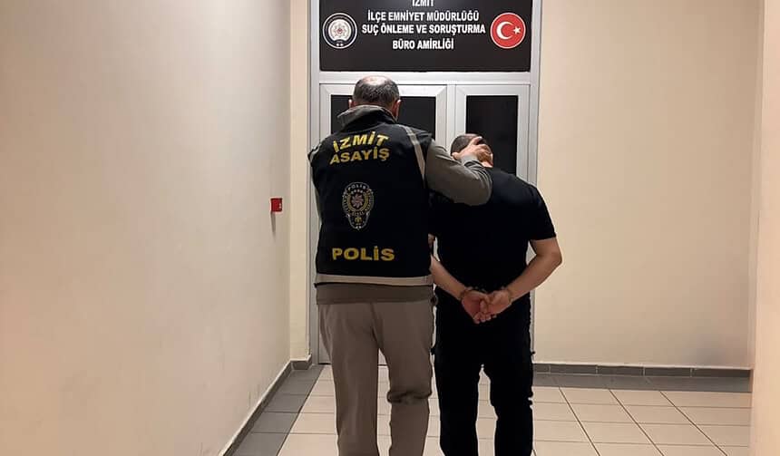 11 Yıl Hapis Cezası Bulunuyordu: İzmit Emniyeti Adım Adım İz Sürerek Yakaladı!