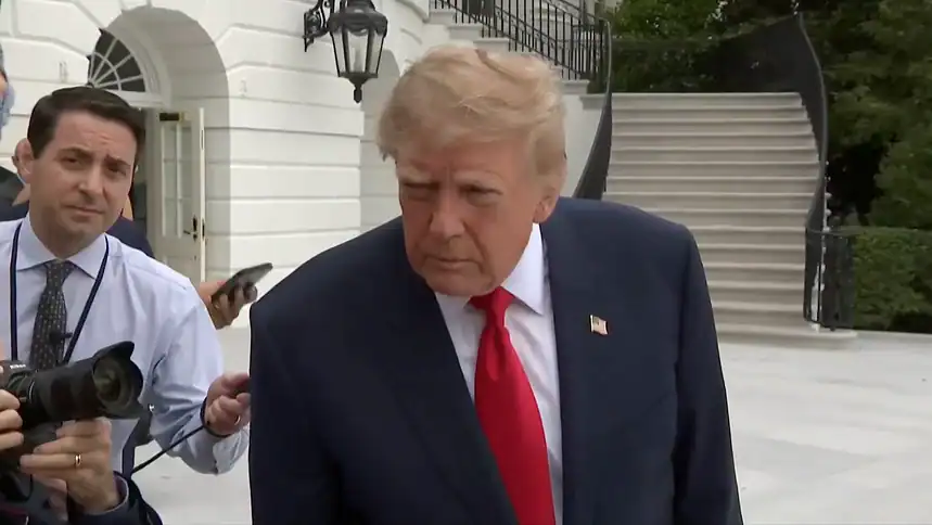 Trump'tan Zelenskiy'e Sert Çıkış: "Yeni Devlet Başkanı Seçme Vakti Geldi"