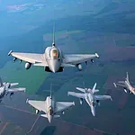 Türk F-16'ları Litvanya'da NATO Hava Savunma Geçişinde Görücüye Çıktı