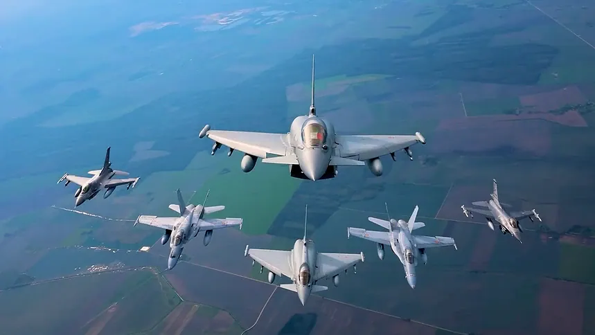 Türk F-16'ları Litvanya'da NATO Hava Savunma Geçişinde Görücüye Çıktı