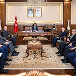 Kocaeli Valiliği'nde Kritik Zirve: Vali Aktaş Ve Yardımcıları Sahadaki Hizmetleri Masaya Yatırdı!