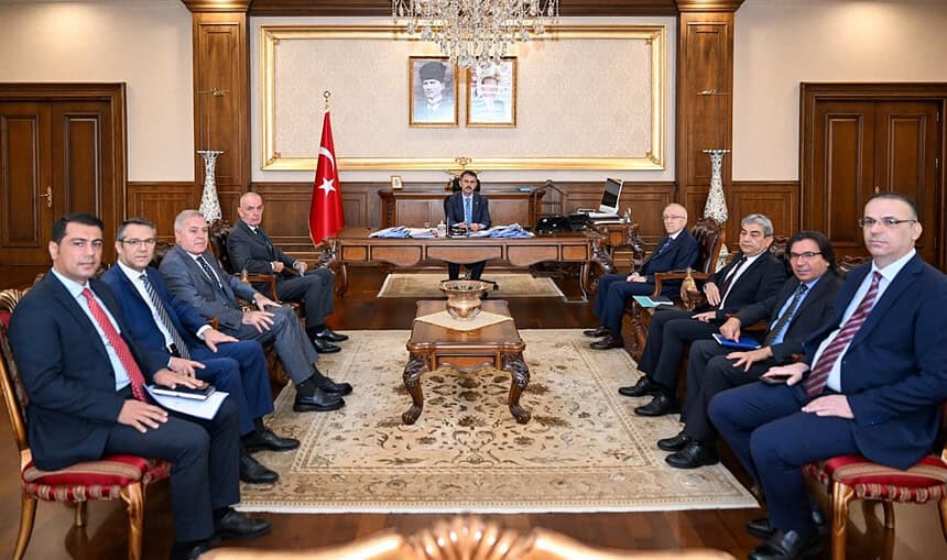 Kocaeli Valiliği'nde Kritik Zirve: Vali Aktaş Ve Yardımcıları Sahadaki Hizmetleri Masaya Yatırdı!