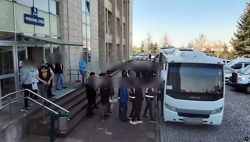 Kocaeli Merkezli 16 İlde Yasa Dışı Bahis Operasyonu: 6,2 Milyar TL'lik Para Hareketi Deşifre Edildi!