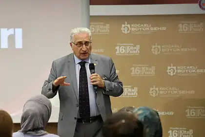 Yazar Aydın Kocaeli’de “Düşüncenin Felsefesi” Başlıklı Söyleşide Okurlarıyla Buluştu