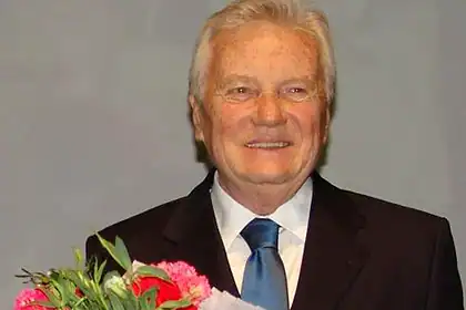 Yeşilçam'ın 'Altın Çocuk'u Göksel Arsoy 90 Yaşında Hayatını Kaybetti